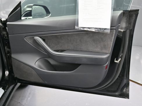 Used 2018 Tesla Model 3 Long Range image 39