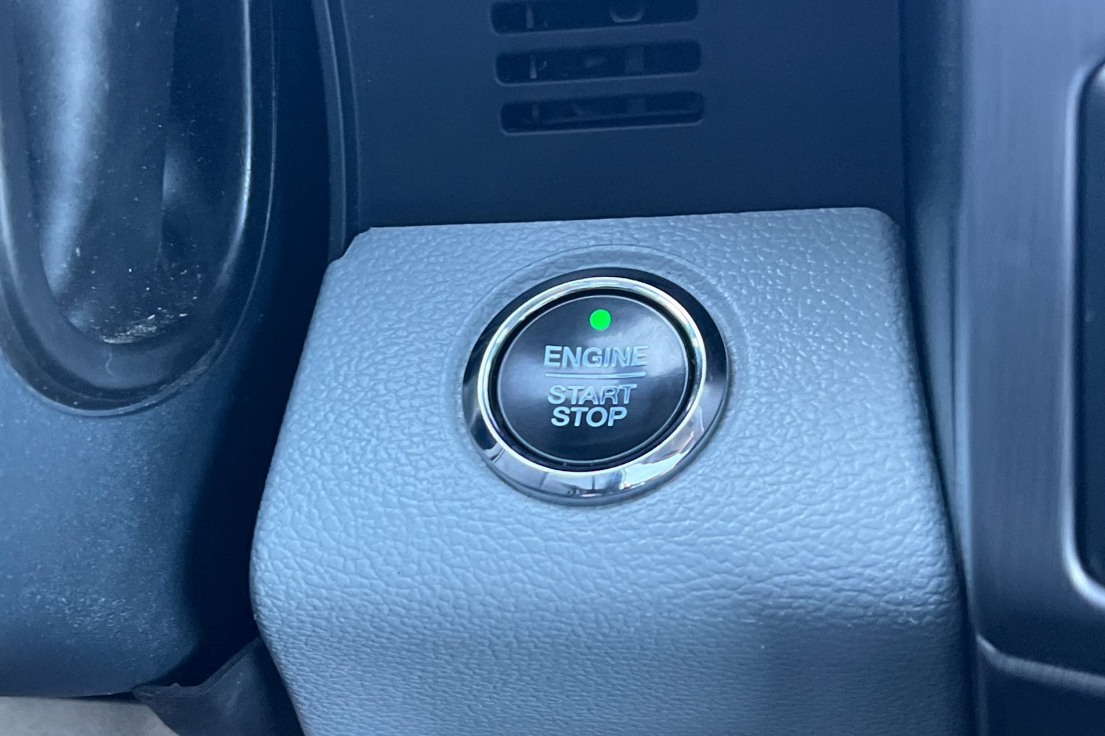 Used 2022 Ford F350 Limited AWD/4WD image 23