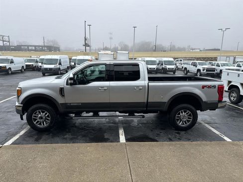 Used 2017 Ford F250 Lariat w/ Lariat Value Package image 5