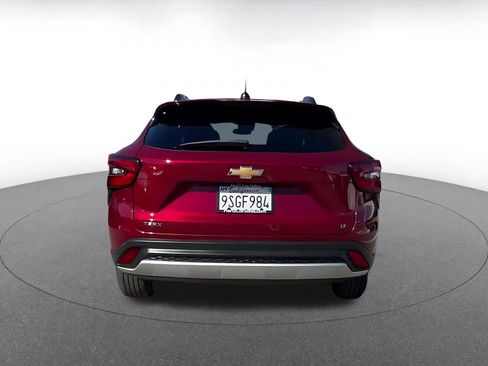 Used 2025 Chevrolet Trax LT image 12