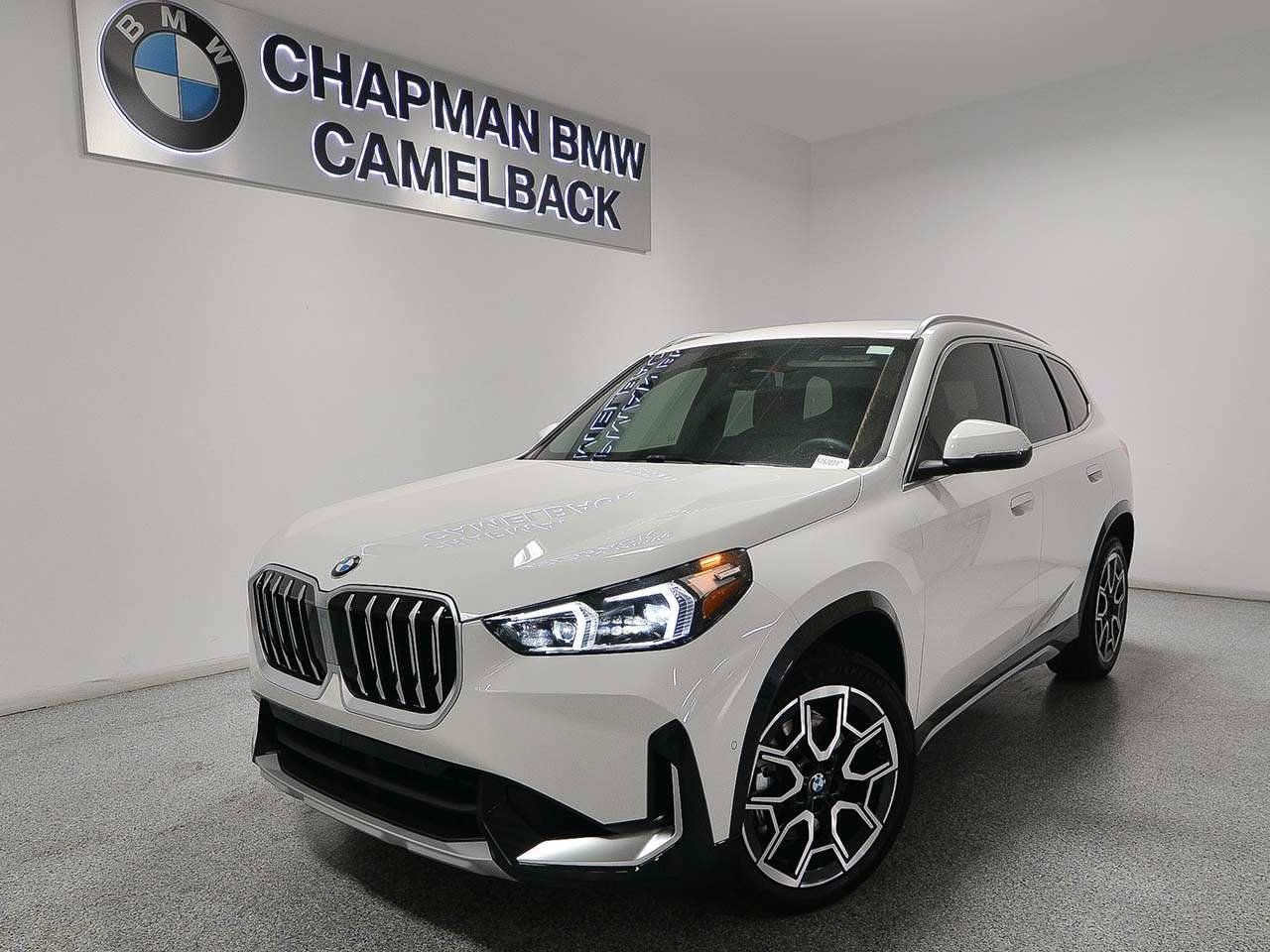 Used 2026 BMW X1 xDrive28i AWD/4WD image 1