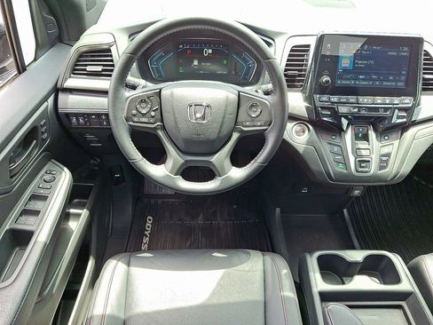 Used 2023 Honda Odyssey Sport image 12