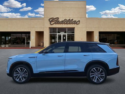New 2026 Cadillac Vistiq Sport w/ LPO, Floor Liner Package AWD/4WD image 6