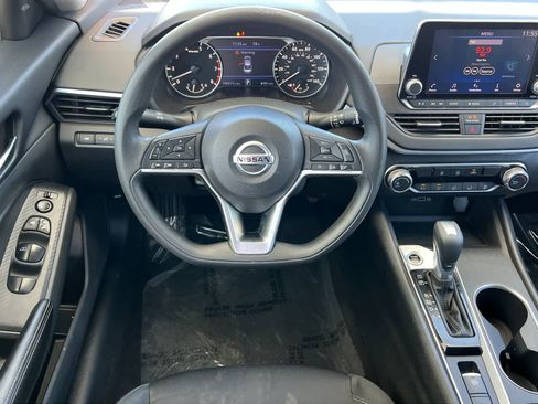 Used 2022 Nissan Altima 2.5 SV image 15