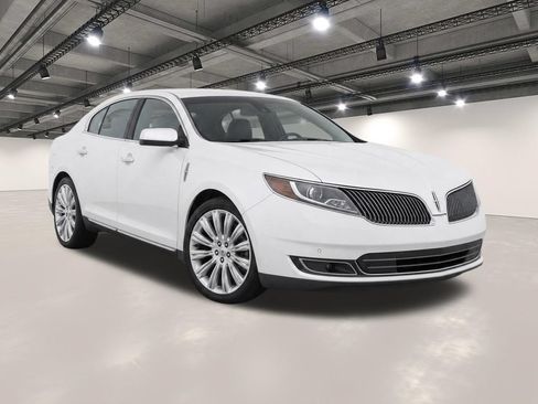 Used 2013 Lincoln MKS FWD image 2