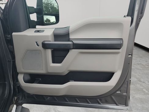 Used 2019 Ford F250 XL w/ STX Appearance Package image 13