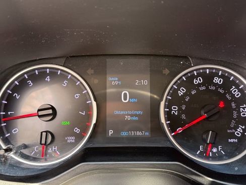 Used 2020 Toyota RAV4 XLE w/ Convenience Package image 11