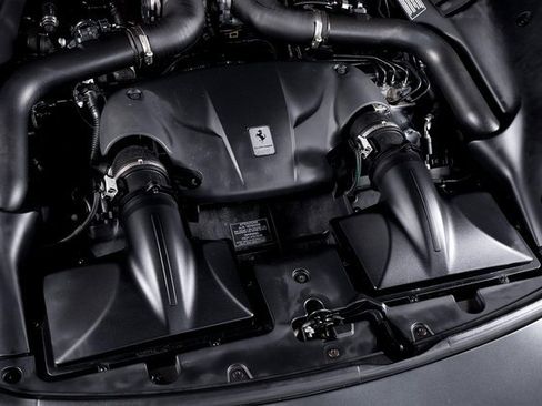 Used 2016 Ferrari California T image 16