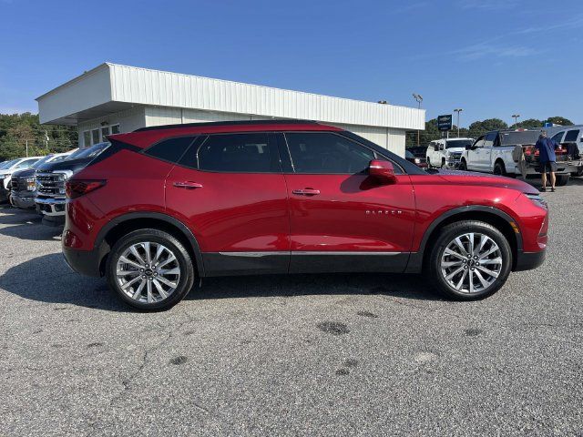 Used 2025 Chevrolet Blazer Premier w/ Driver Confidence II Package FWD image 2