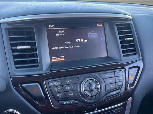 Used 2015 Nissan Pathfinder Platinum image 24