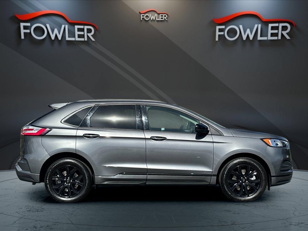Used 2024 Ford Edge SE w/ Black Appearance Package AWD/4WD image 5
