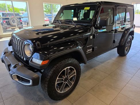 Used 2023 Jeep Wrangler Unlimited Sahara AWD/4WD image 1