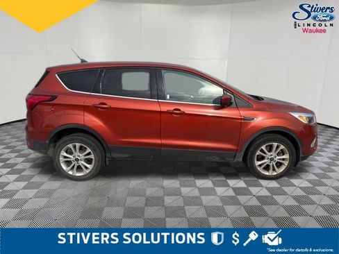 Used 2019 Ford Escape SE AWD/4WD image 3