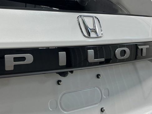 New 2026 Honda Pilot Elite image 9
