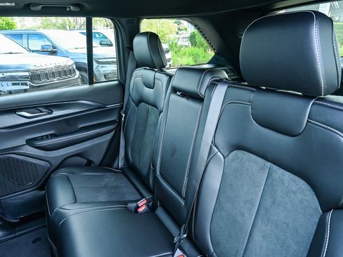 New 2025 Jeep Grand Cherokee Altitude image 26