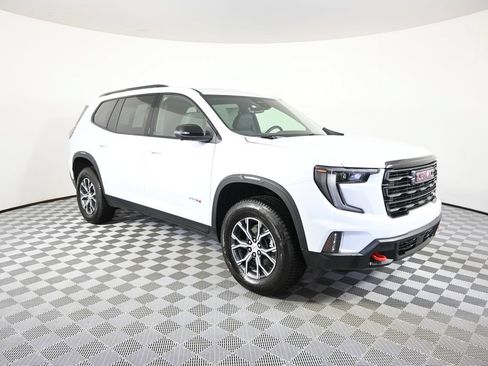 Used 2026 GMC Acadia AT4 w/ Luxury Package AWD/4WD image 9