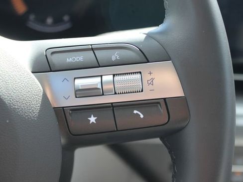 Used 2025 Hyundai Kona SEL image 15