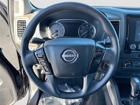 Used 2023 Nissan Frontier SV w/ Tow Package image 11