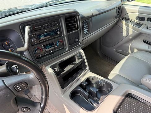 Used 2006 GMC Yukon SLT w/ SLT Preferred Equipment Group RWD image 20