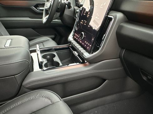 New 2026 GMC Yukon XL Denali image 17