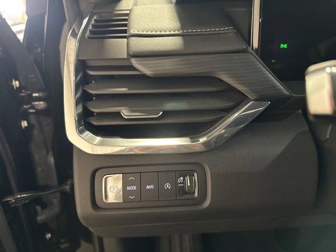 Used 2025 GMC Acadia Elevation image 21