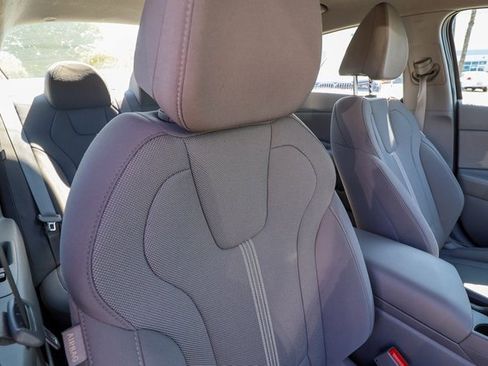 Used 2024 Hyundai Elantra SE image 45