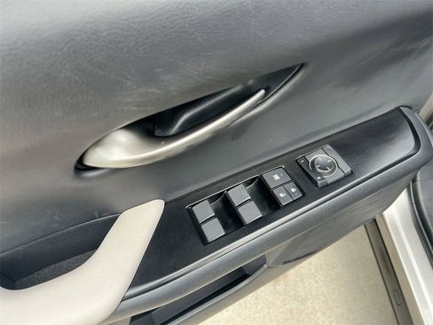 Used 2019 Lexus UX 200 image 11