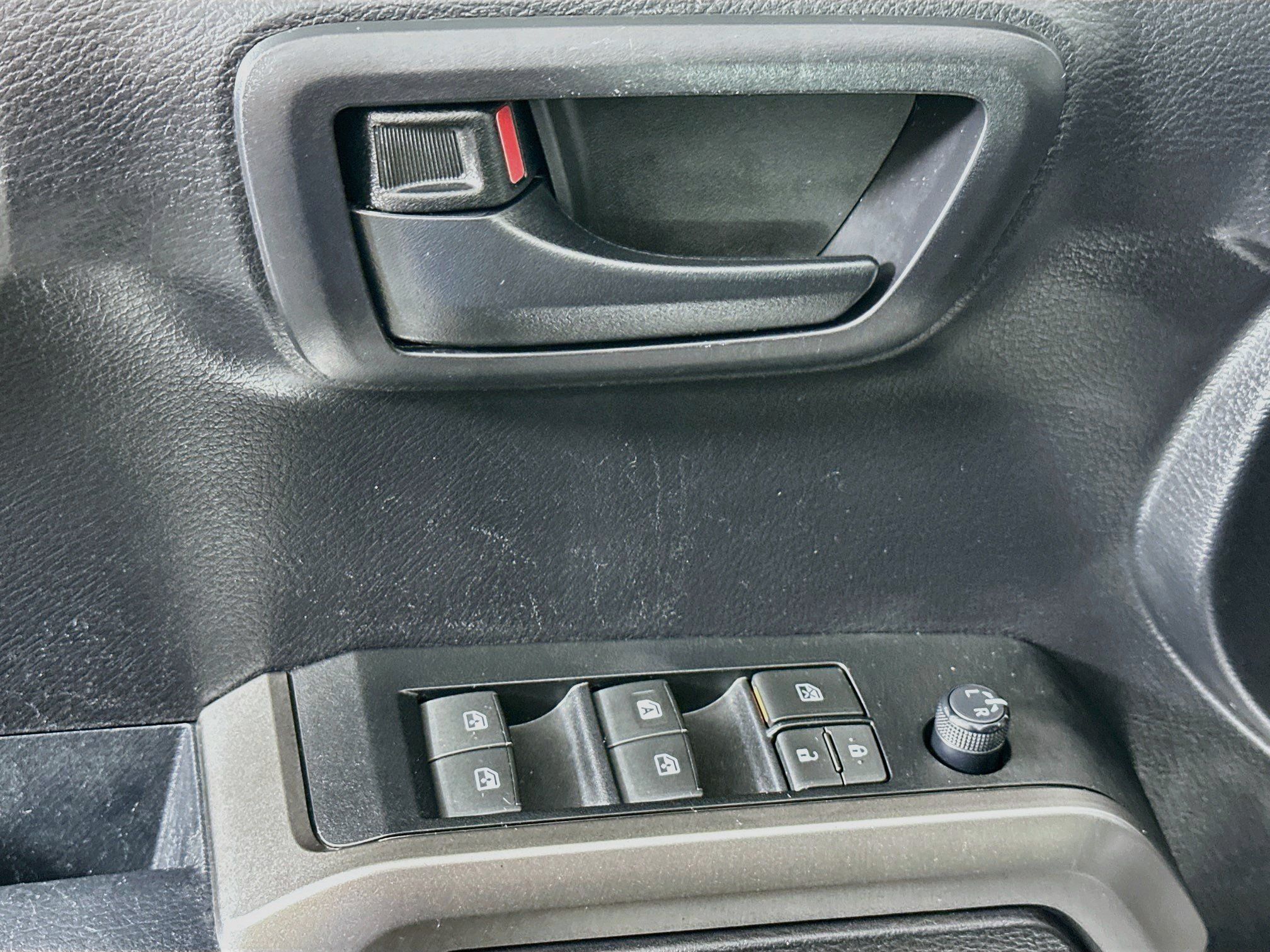 Used 2021 Toyota Tacoma SR5 RWD image 15