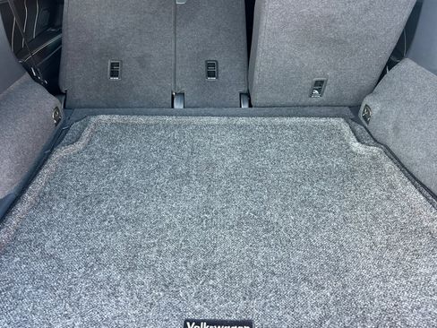 Used 2022 Volkswagen Tiguan SE w/ Panoramic Sunroof Package image 15