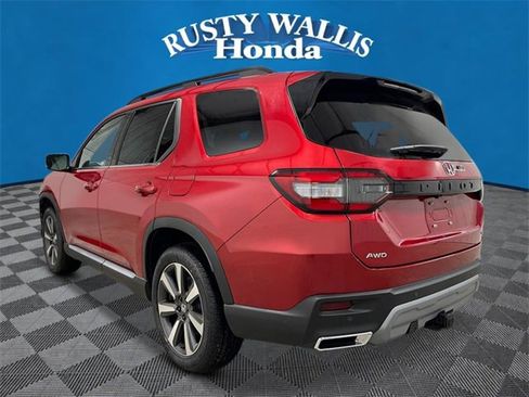 New 2025 Honda Pilot Touring image 5