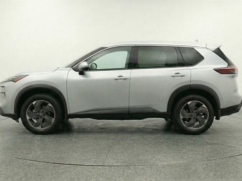 Used 2025 Nissan Rogue SV FWD image 5