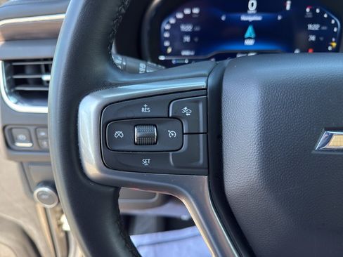 Used 2024 Chevrolet Suburban LT RWD image 20