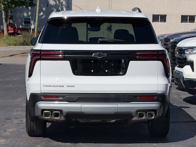 Used 2027 Chevrolet Traverse LT w/ Driver Confidence Package AWD/4WD image 6