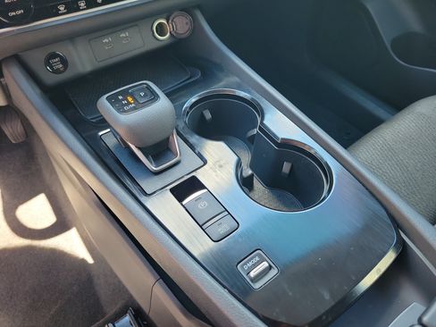 Certified 2026 Nissan Rogue SV FWD image 24