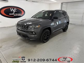 Used 2024 Jeep Compass Latitude w/ Convenience Group image 1