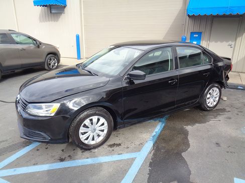 Used 2014 Volkswagen Jetta S image 3