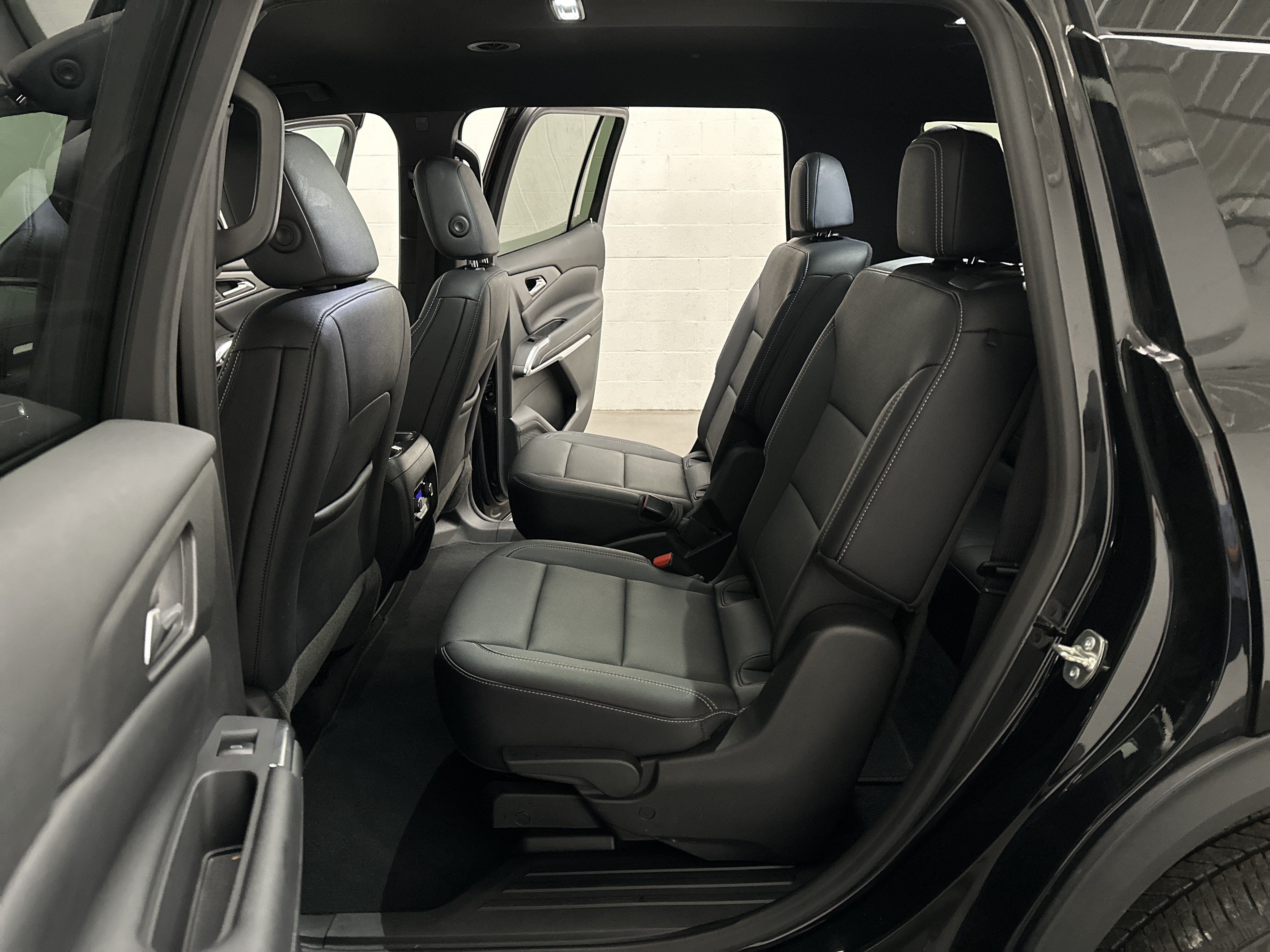 Used 2025 Chevrolet Traverse LT AWD/4WD image 22