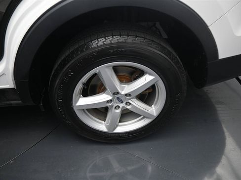 Used 2016 Ford Explorer XLT AWD/4WD image 19