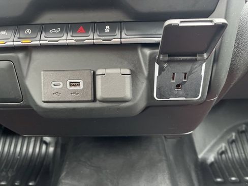 Used 2024 GMC Sierra 1500 Pro w/ Pro Value Package image 33