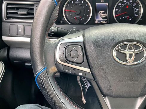 Used 2017 Toyota Camry SE image 23