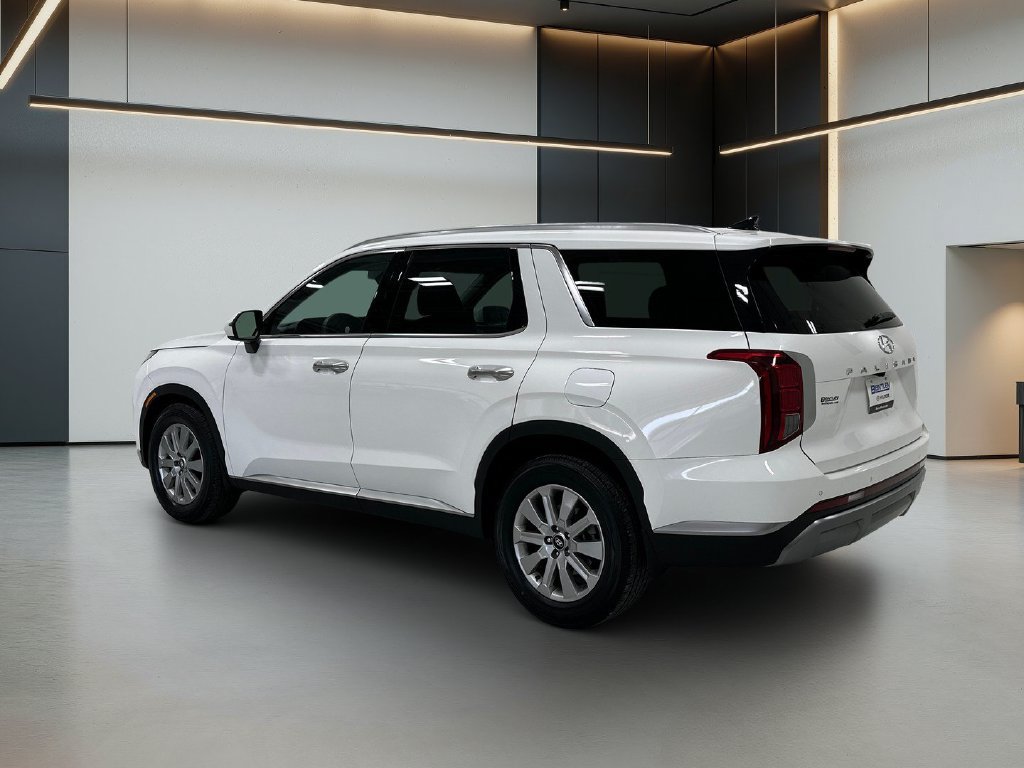Used 2024 Hyundai Palisade SEL FWD image 3