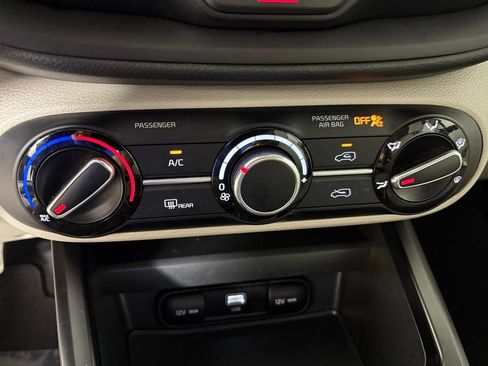 Used 2023 Kia Soul LX w/ Option Group 015 FWD image 25