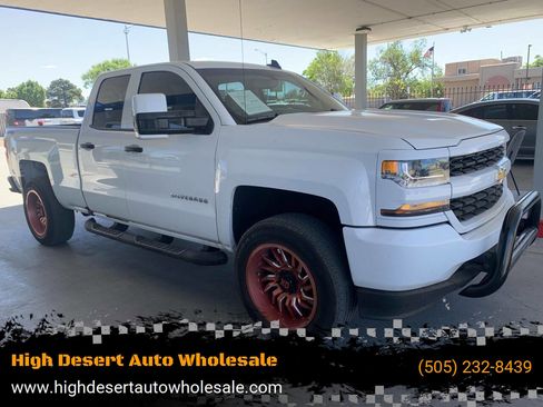 Used 2018 Chevrolet Silverado 1500 Custom w/ Custom Value Package image 1