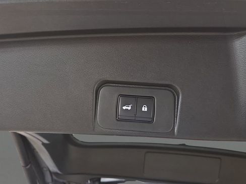 Used 2025 Nissan Rogue SV AWD/4WD image 23
