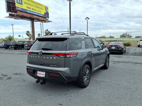 Used 2022 Nissan Pathfinder SV image 8