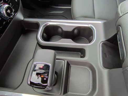 New 2026 GMC Sierra 1500 SLT image 33