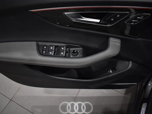 Used 2025 Audi Q8 Premium Plus w/ Premium Plus Package image 35