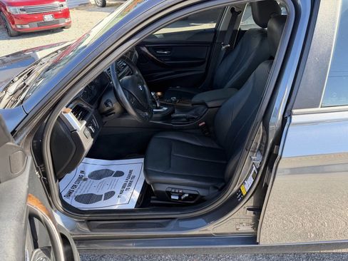 Used 2016 BMW 320i xDrive Sedan image 12