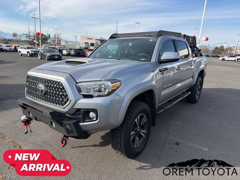 Used 2019 Toyota Tacoma TRD Sport image 9
