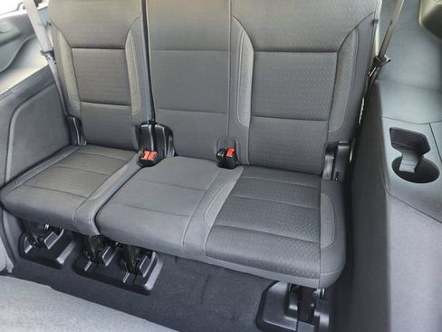 Used 2025 Chevrolet Tahoe LS RWD image 32